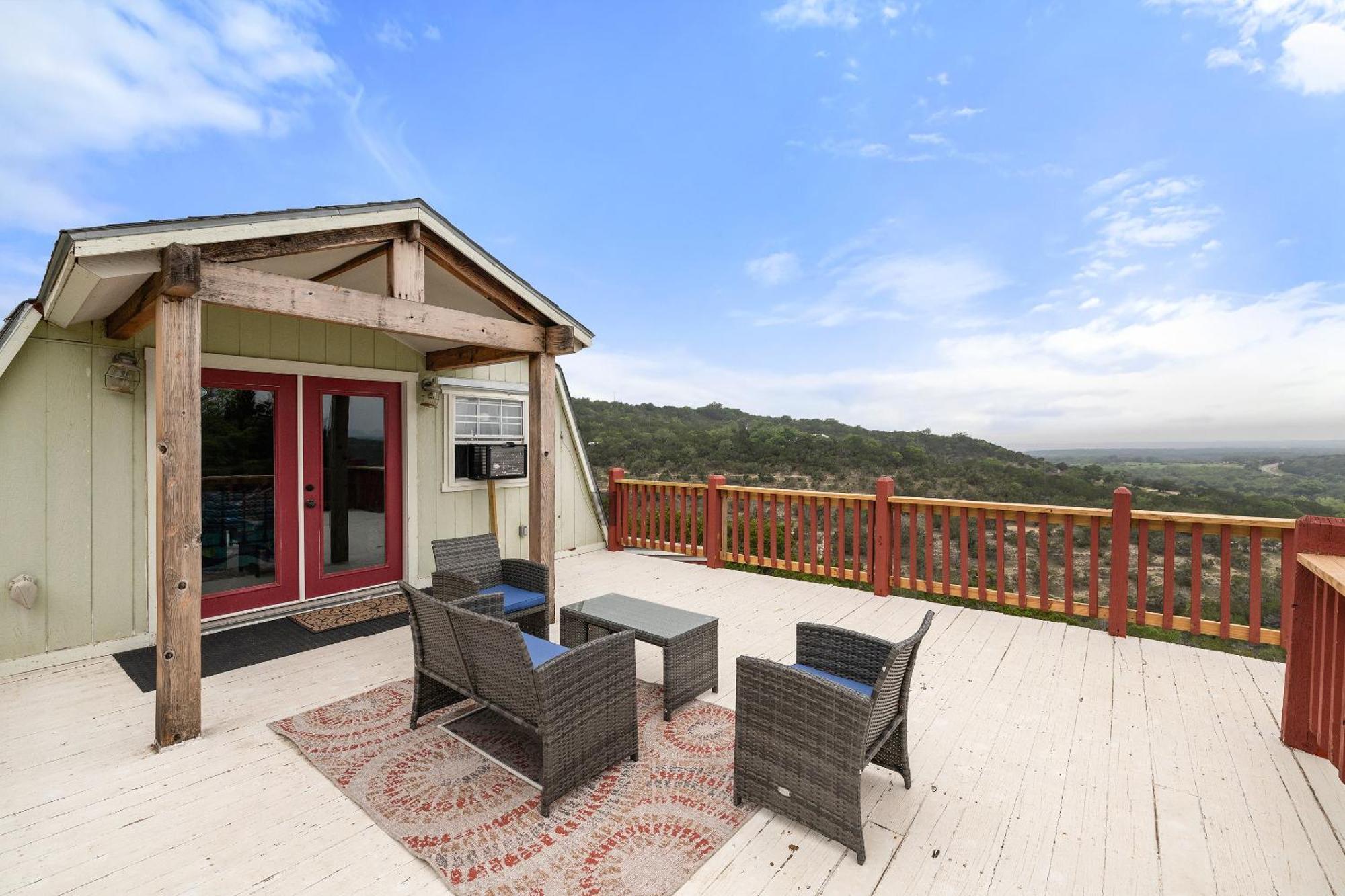 Entire 2Br 2Ba Hilltop View Home Sleeps 7 Pets 4 Acres Jacuzzi Central Ac Kingbeds Free Wifi-Parking Kitchen Washerdryer Starry Terrace Two Sunset Dining Patios Grill Stovetop Oven Fridge Onsitewoodedhiking Wildlife Coveredpatio4Pets & Birds Singing! Marble Falls Zewnętrze zdjęcie